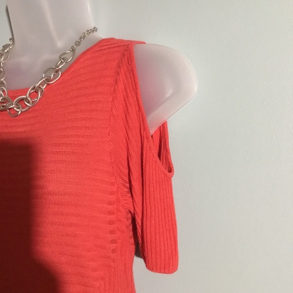 Chico’s cold shoulder asymmetrical sweater - Picture 3 of 5